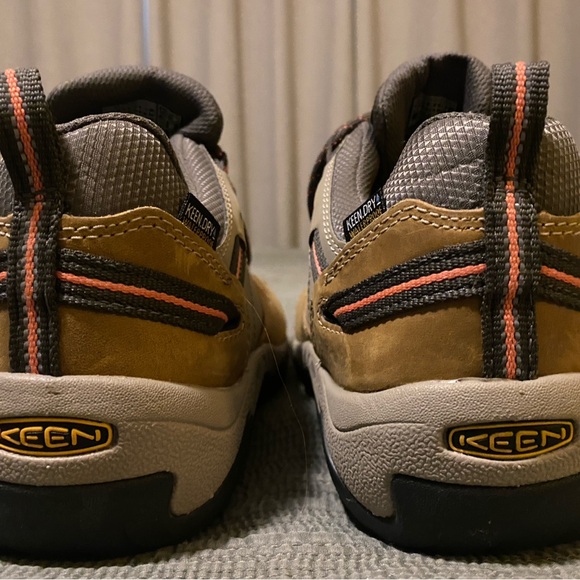 KEEN size 10 Targhee style-hiking-keen-dry/waterproof - Picture 6 of 7